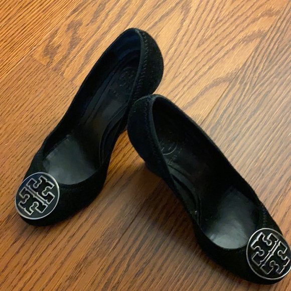 Tory Burch Suede Wedge with TB logo on the front - Picture 1 of 4